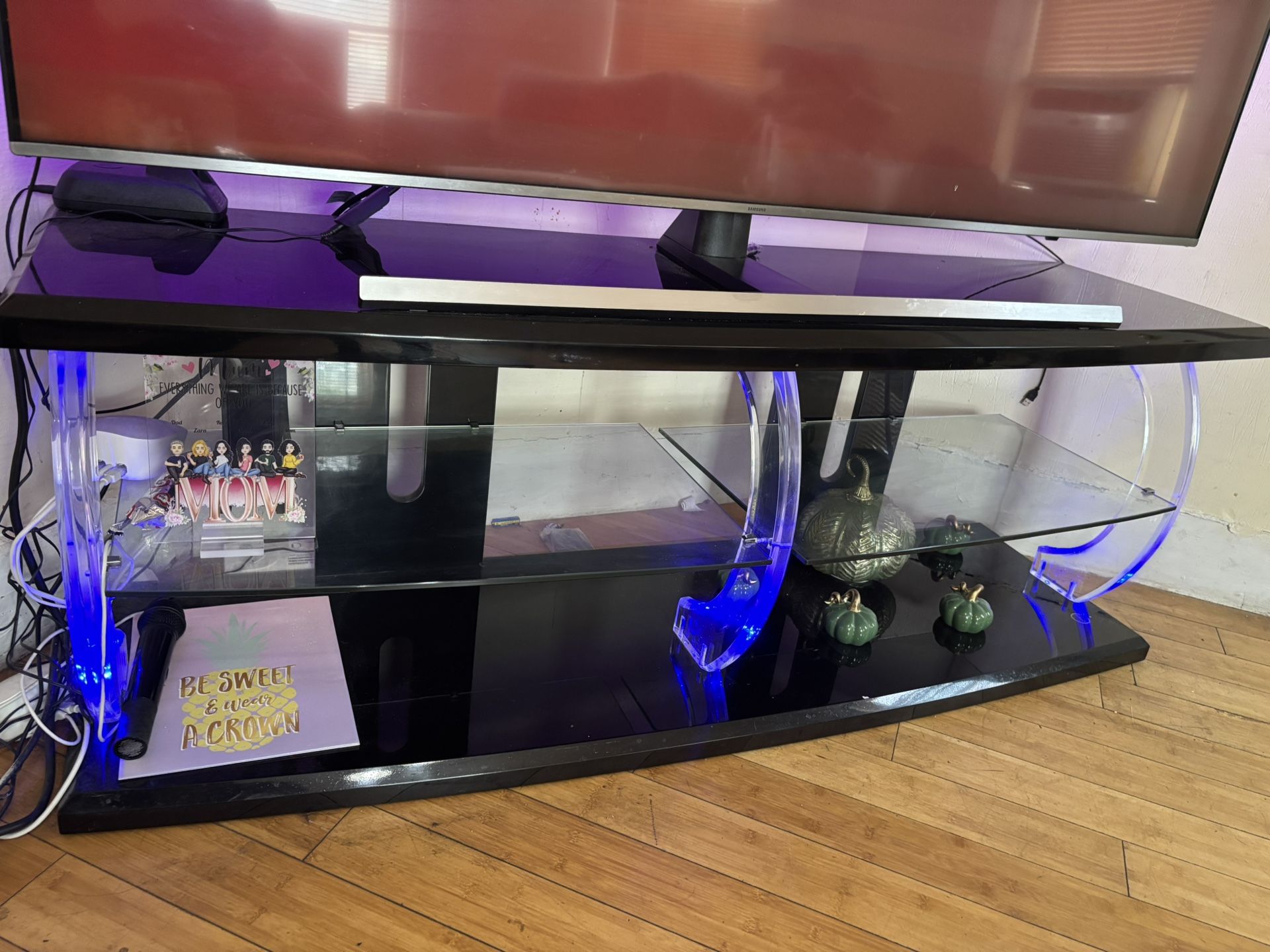 LED- TV Stand