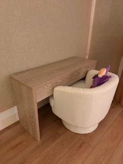 desk/vanity
