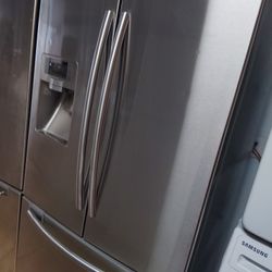 Samsung Refrigerator Everything Good.