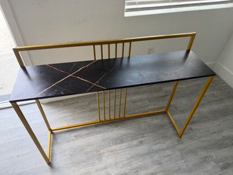 Dressing table