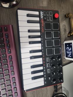 Aka professional mpk mini keyboard