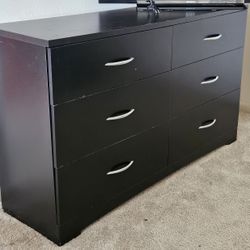 Black 6-Drawer Dresser – Sturdy & Fully Functional