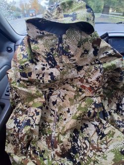 Men's sitka large jackets