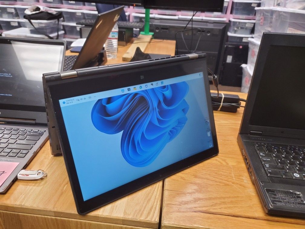 LENOVO YOGA P40 6TH GEN. WITH WINDOW 11 PRO (D1010N)

