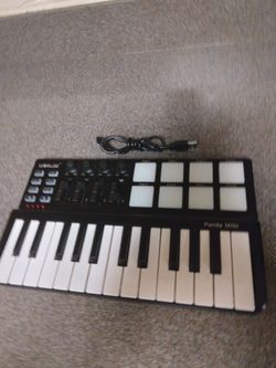 WORLDE MINI STUDIO KEYBOARD 