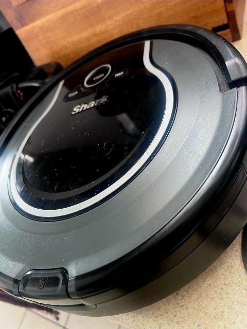 Shark ION ROBOT 750 Vacuum