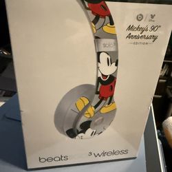 Beats Solo 3 - Mickey 90th Anniversary Wireless ON-Ear Headphones