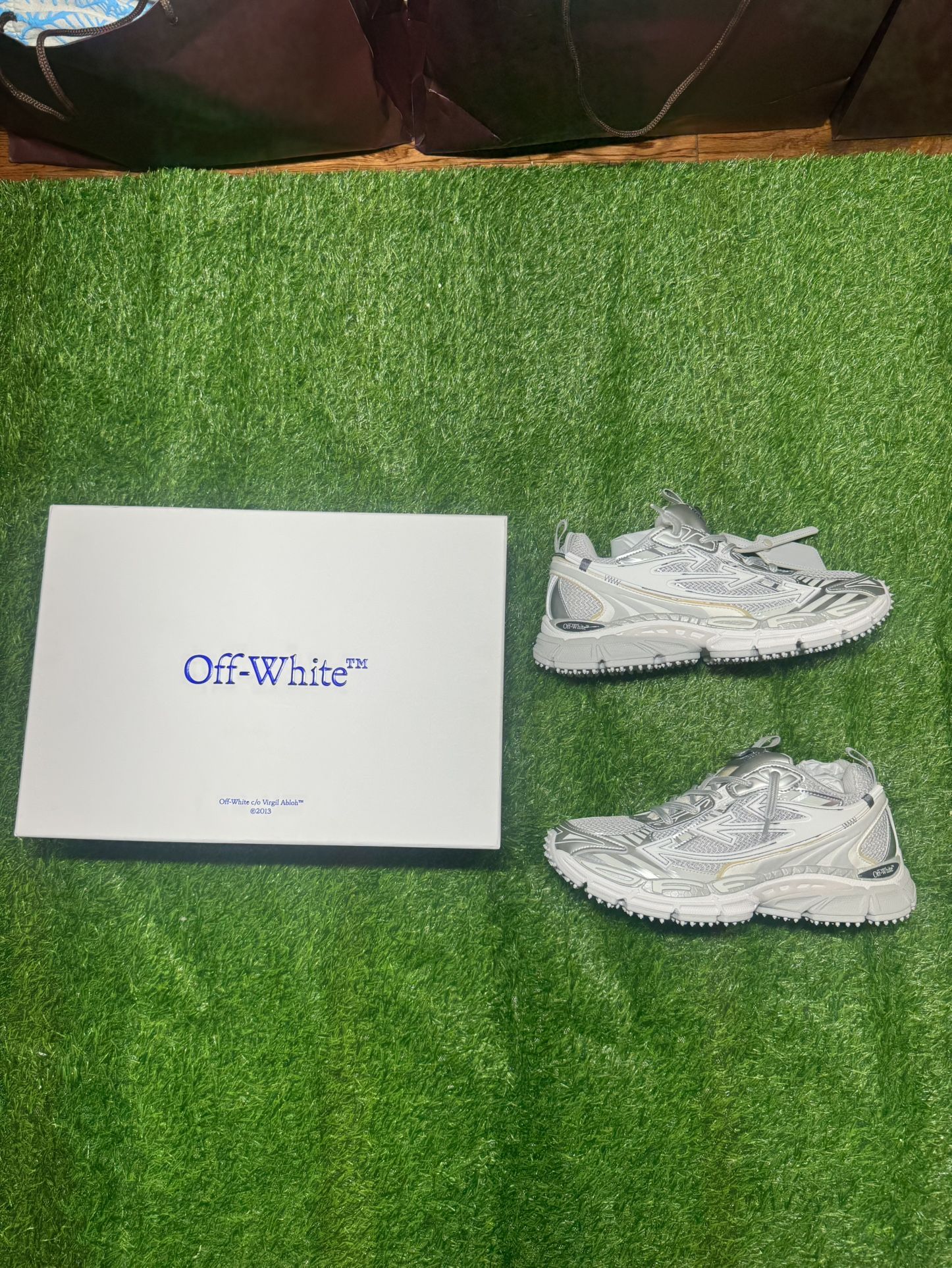 OFF-WHITE Be Right Back ‘Grey Silver’ (EU 40/ 7M)