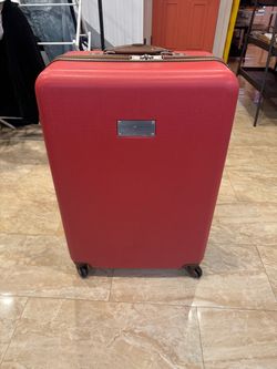 Tommy Hilfiger Red Hard Shell Spinner Luggage