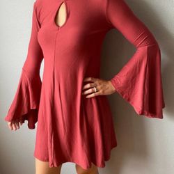 Planet Gold keyhole bell sleeves casual stretchy dress size M summer cocktails