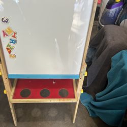 Kids art easel