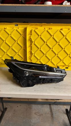Toyota Prius right headlight 2023 2024 2025 2026