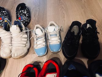 Kids shoes, cleats
