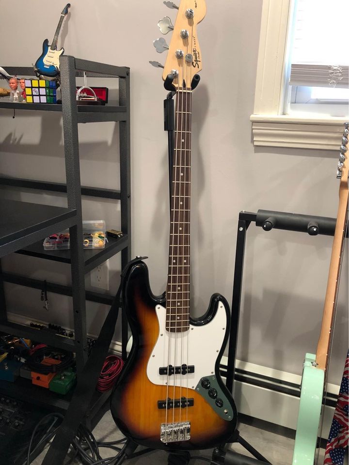 Jazz Bass Squier