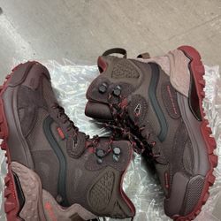 Vans MTE Hiking Boots NWT
