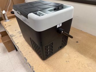 Portable Cooler/Fridge 12 volt - small