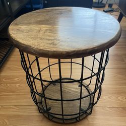 Accent Table (Storage) 