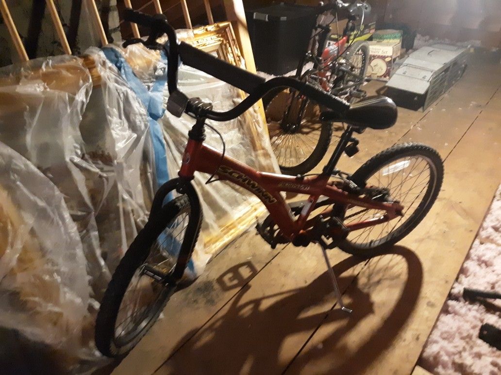 Schwinn Aerostar 20 Inch Bike