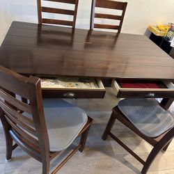 Dining Table w/6 Chairs