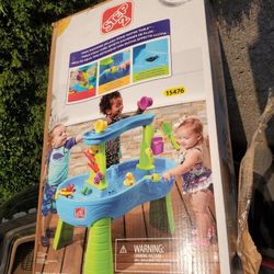 Step2 Rain Showers Splash Pond Blue Plastic Water Table for Toddlers