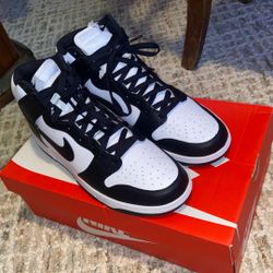 Nike Dunk High “Panda”