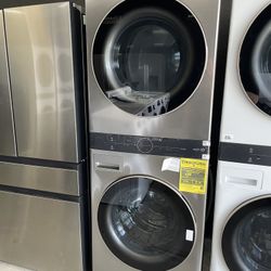 LG WashTower- 4.5 Cu Washer And Gas Dryer In Grey 