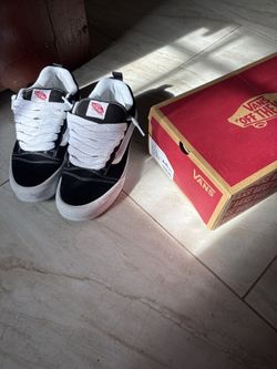 Vans Old Skool Black/White – Size 8.5