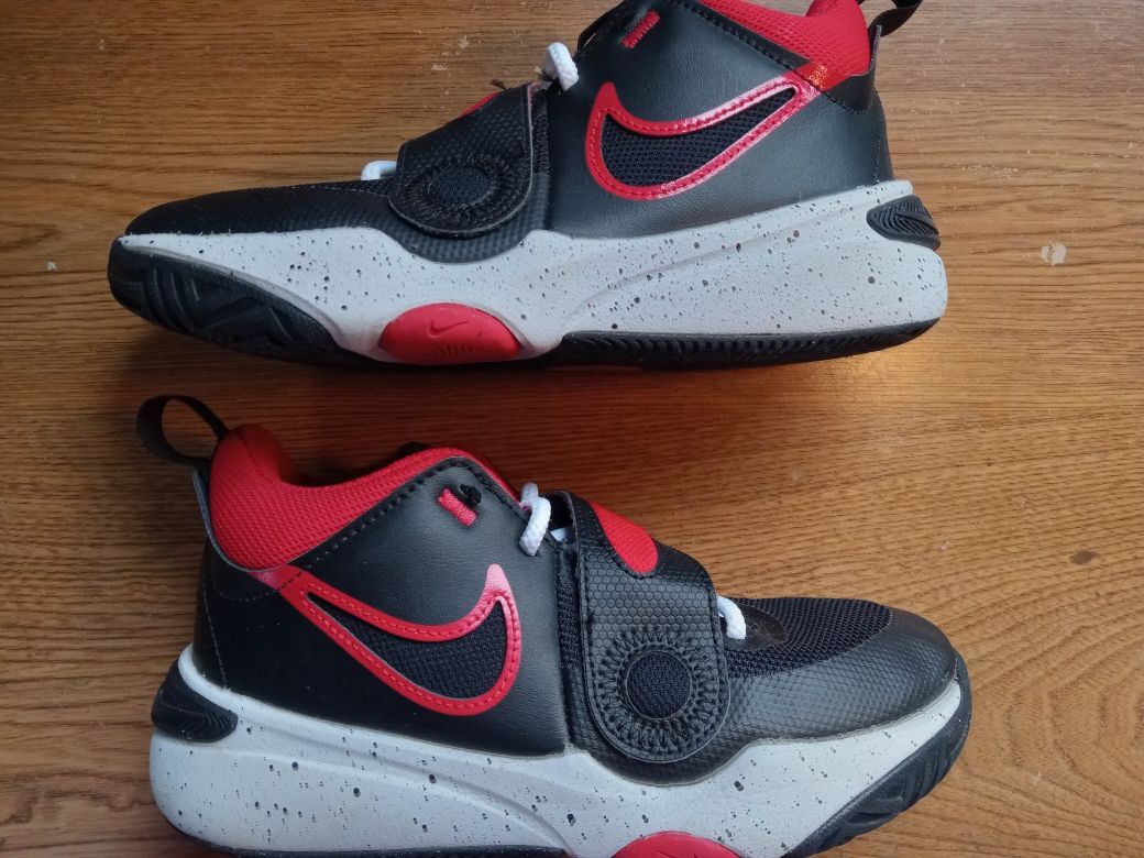 Boys Nike Shoes Size 3.5y Good Condition