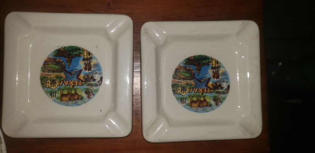 VINTAGE TEXAS ASHTRAYS