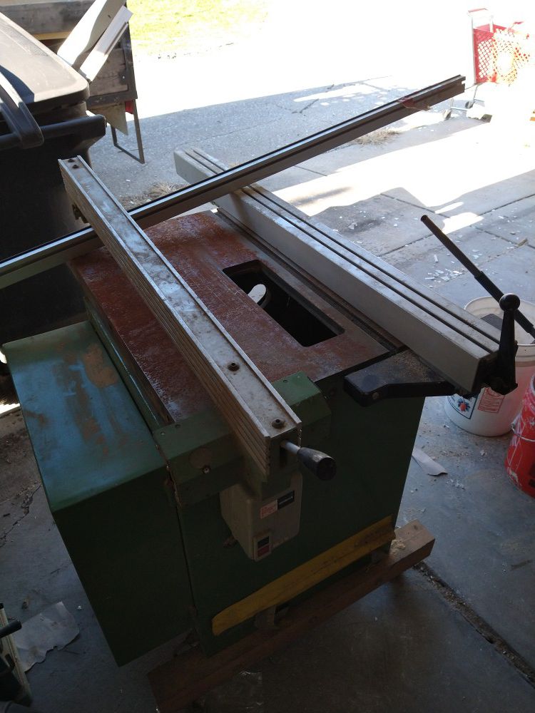 Tiltin table saw, all parts and working perfect