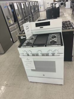 GE White Freestanding Gas Range