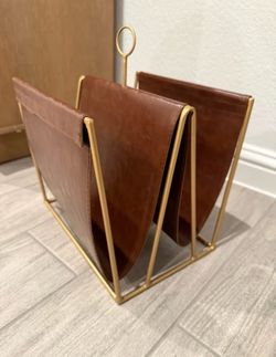 Magazine holder