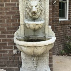 Outdoor Lion Fountain see description 