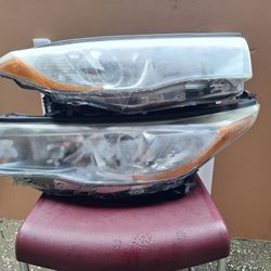 Headlight Assembly OEM 2015 Toyota Highlander 