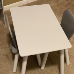 TODDLER TABLE TWO CHAIRS