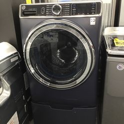 New Scratch And Dent GE Front Load Washer. 1 Year Warranty 