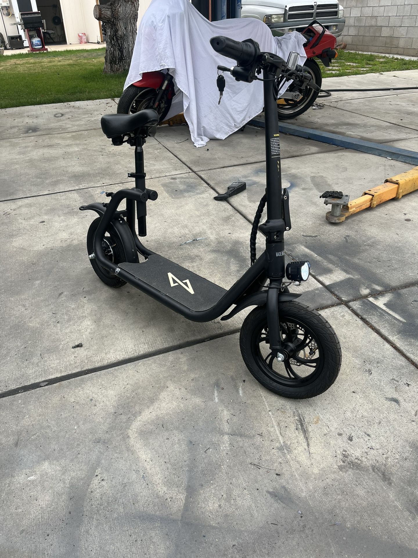 Phantom Go Go R1 Electric Scooter for Sale in San Bernardino, CA OfferUp