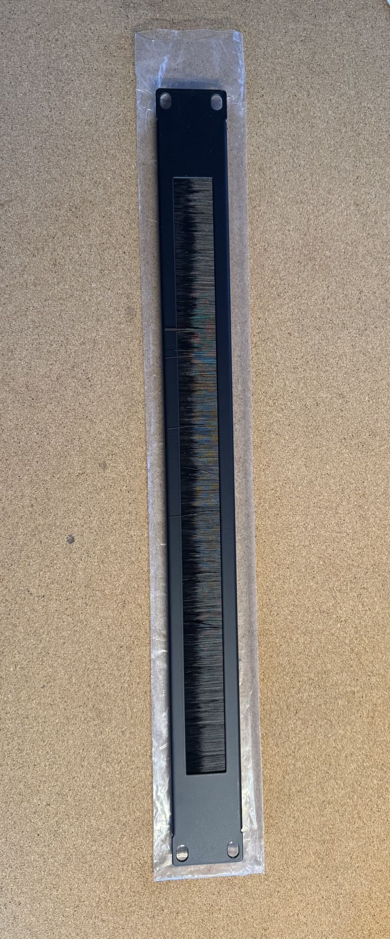 1U Brush Cable Manager 19" Rack
