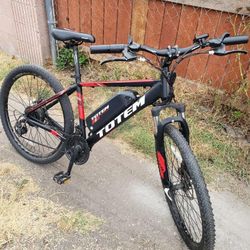 Up to 28mph. 40 miles range. Like brand new Conditions Just No brakes. Electric bike ebike e-bike Red & Black with Keys & Charger $420! Or once is fix