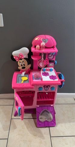 Minnie Mouse Pink Play Kitchen