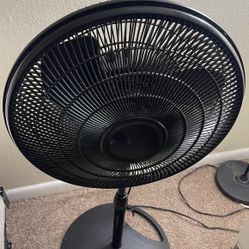 Black Adjustable Pedestal Fan – Works Great