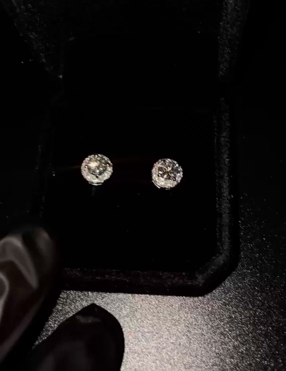 2CT VVS1 Moissanite and 925S Silver white gold plated