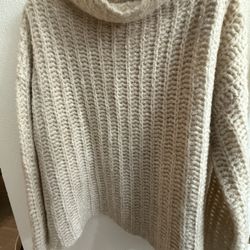 Women’s Oversized Knit Sweater 