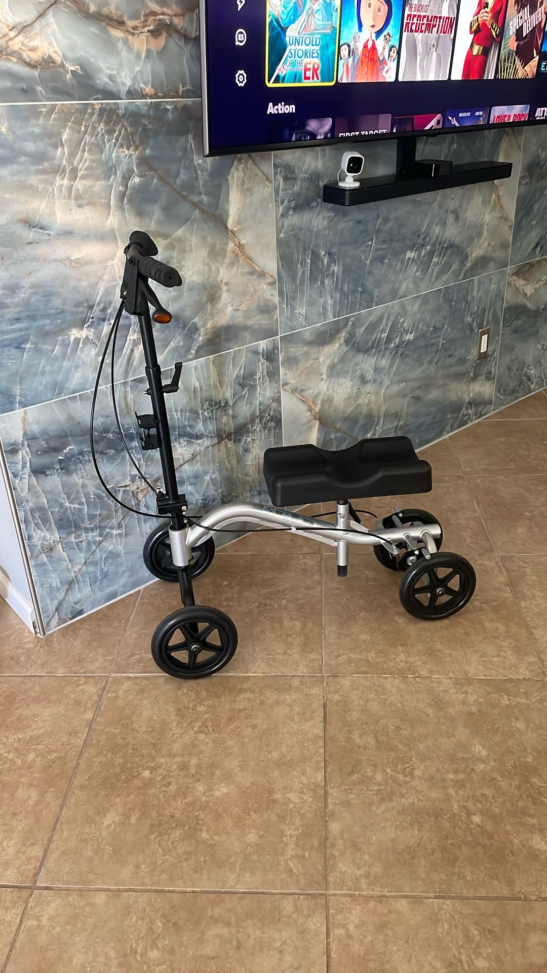 Dual Pad Steerable Knee Walker & Heavy Duty Crutches (bundle)