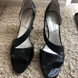 Tahari Heels, size 9, color black 