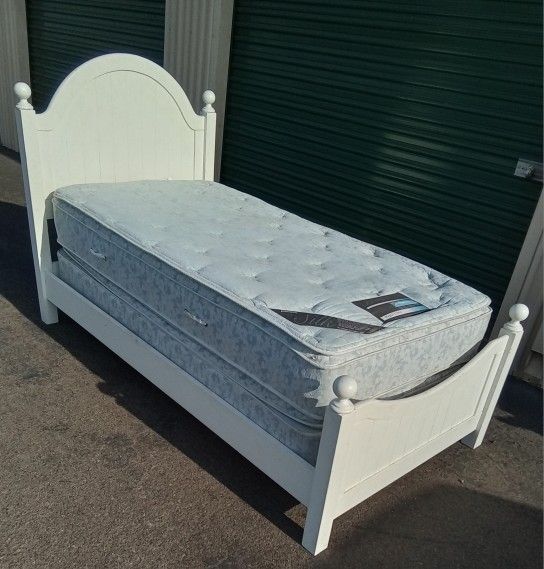 TWIN BED FRAME WITH BOX SPRING AND MATTRESS 