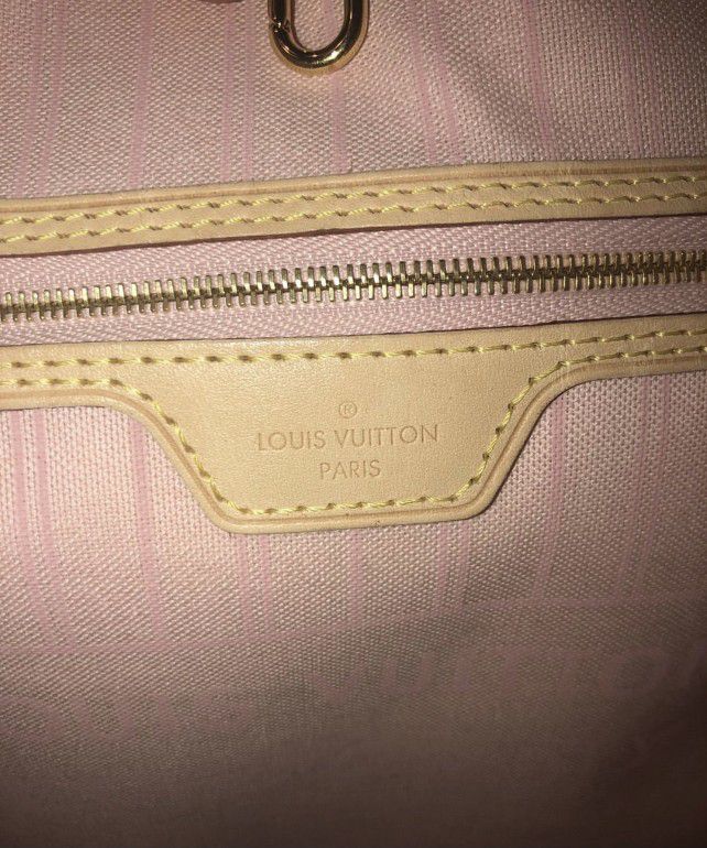 Louis Vuitton Favorite MM Damier Azur for Sale in Reno, NV - OfferUp