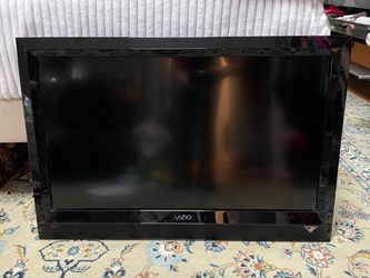 Vizio 32” LCD TV