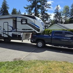 5th Wheel Trailer Hauling