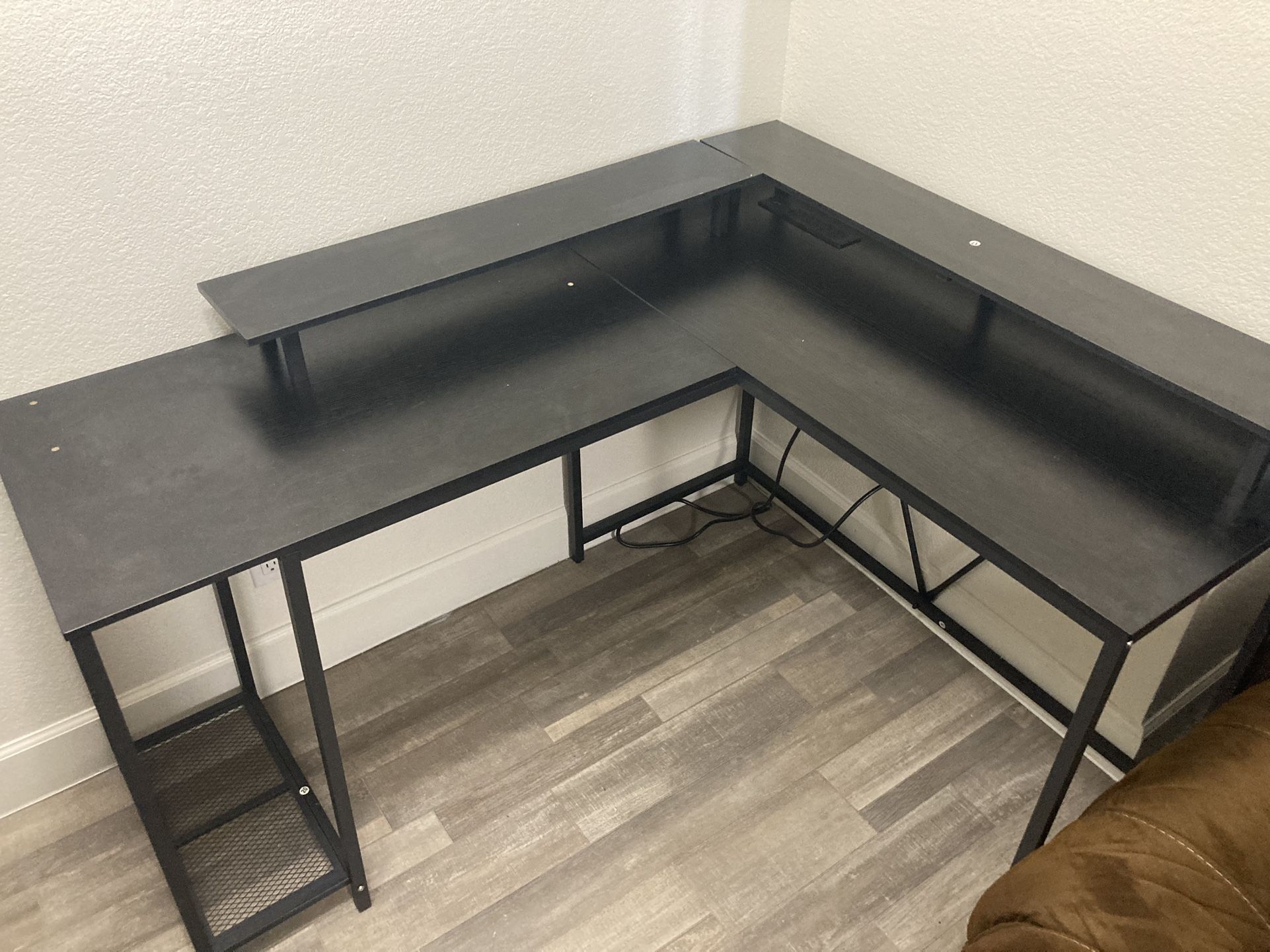 L Desk